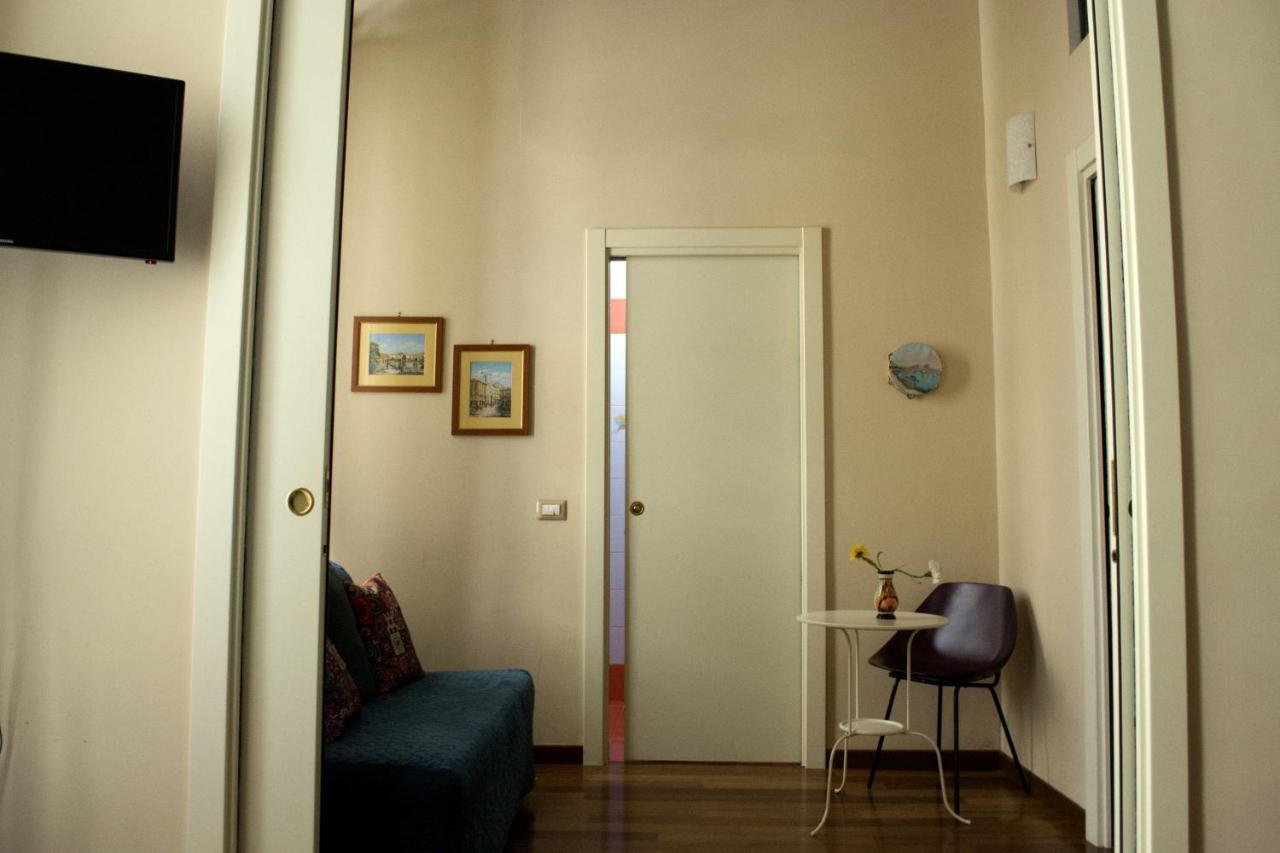 Le Stanze Di Dolly Bed and Breakfast Napoli Eksteriør billede