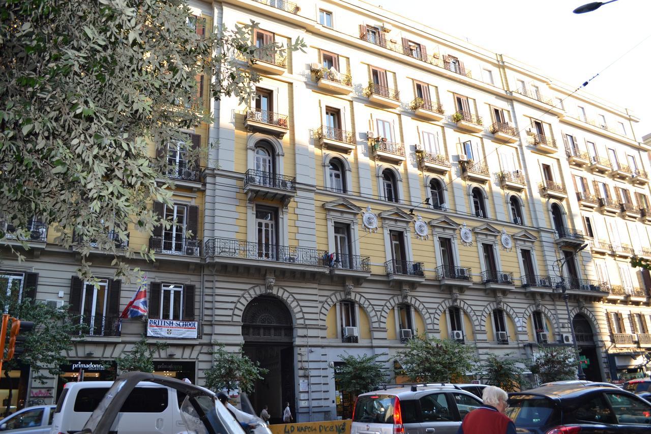 Le Stanze Di Dolly Bed and Breakfast Napoli Eksteriør billede