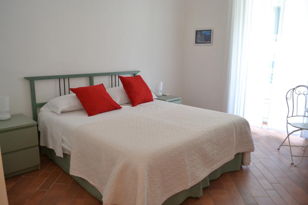 Le Stanze Di Dolly Bed and Breakfast Napoli Eksteriør billede