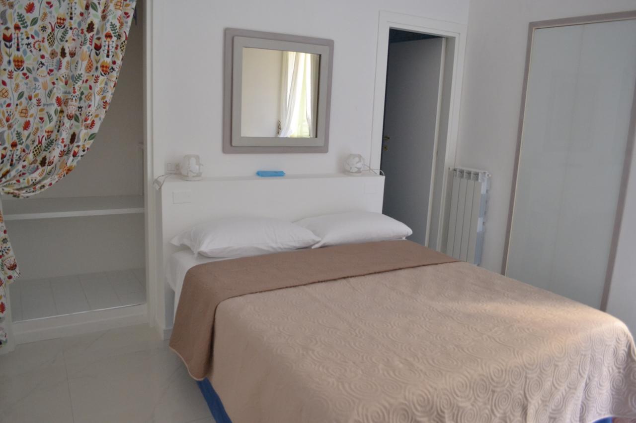 Le Stanze Di Dolly Bed and Breakfast Napoli Eksteriør billede