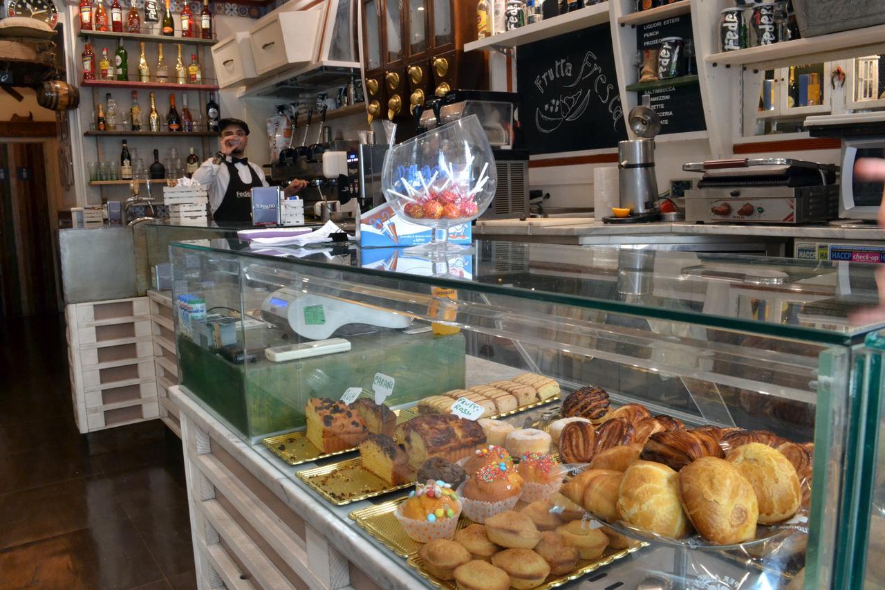 Le Stanze Di Dolly Bed and Breakfast Napoli Eksteriør billede