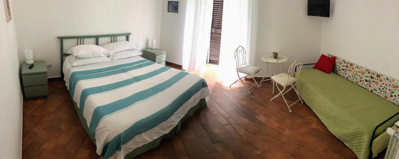 Le Stanze Di Dolly Bed and Breakfast Napoli Eksteriør billede