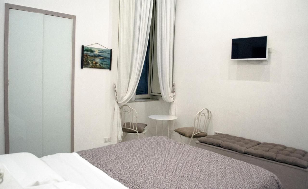 Le Stanze Di Dolly Bed and Breakfast Napoli Eksteriør billede